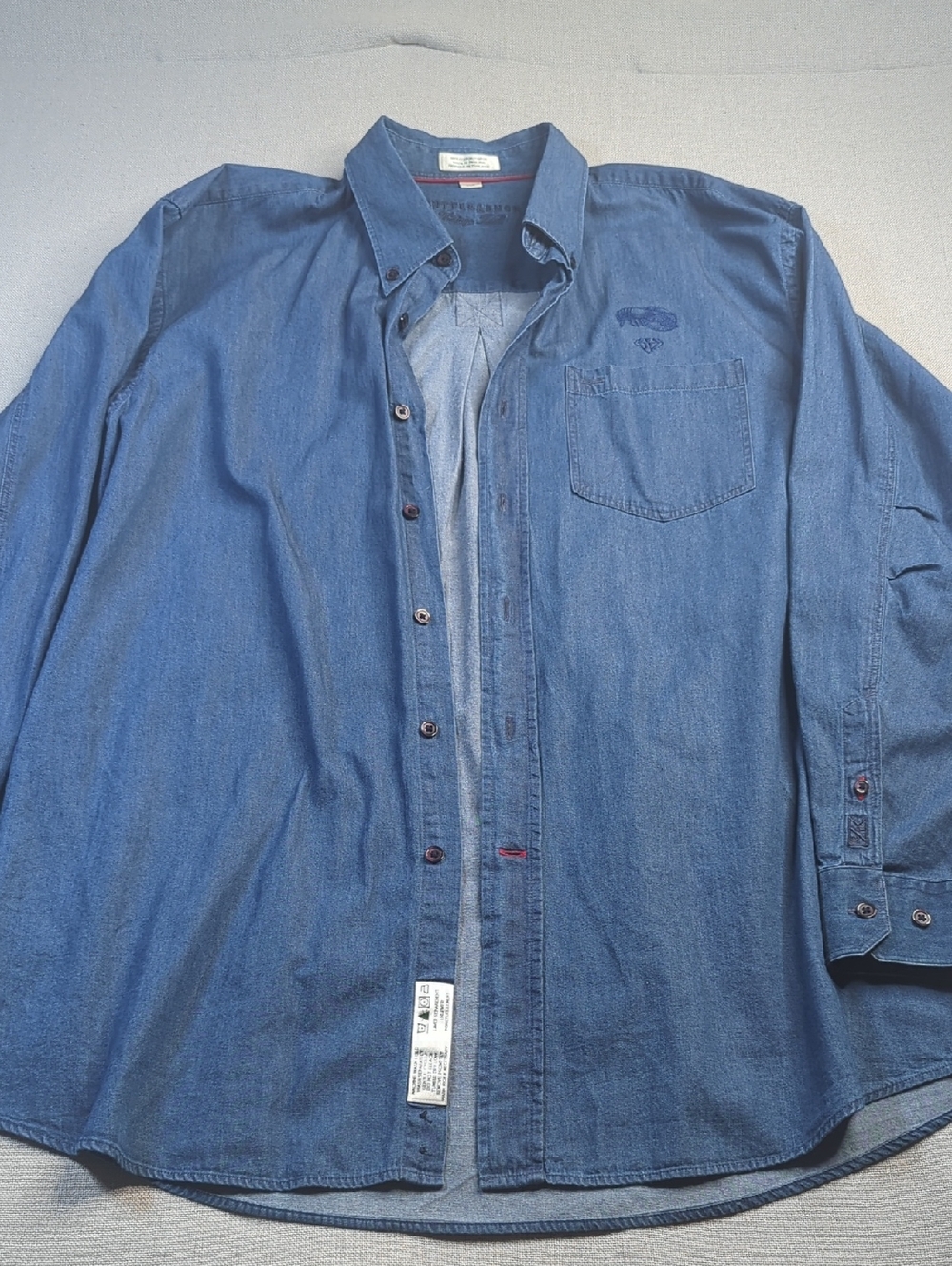 Cutter & Buck Blue Denim Button Down Shirt Long Sleeve Cotton Size L